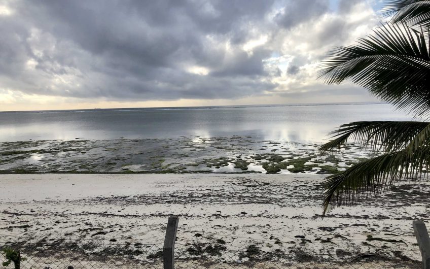 Beach House on 2.6 Acres for Sale in Kikambala