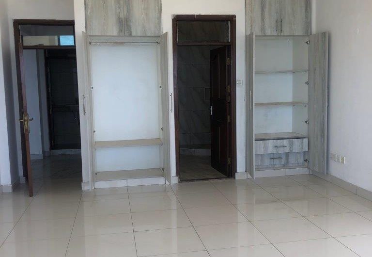 KIZINGO: PENTHOUSE FOR SALE