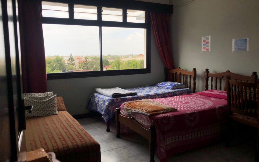 KIZINGO: 4BR APARTMENT FOR SALE