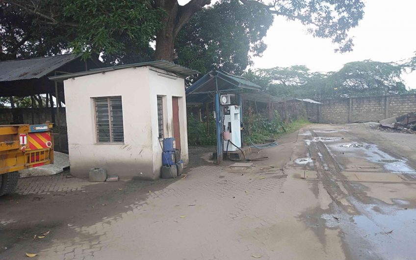 TO LET: 2-ACRE YARD IN JOMVU