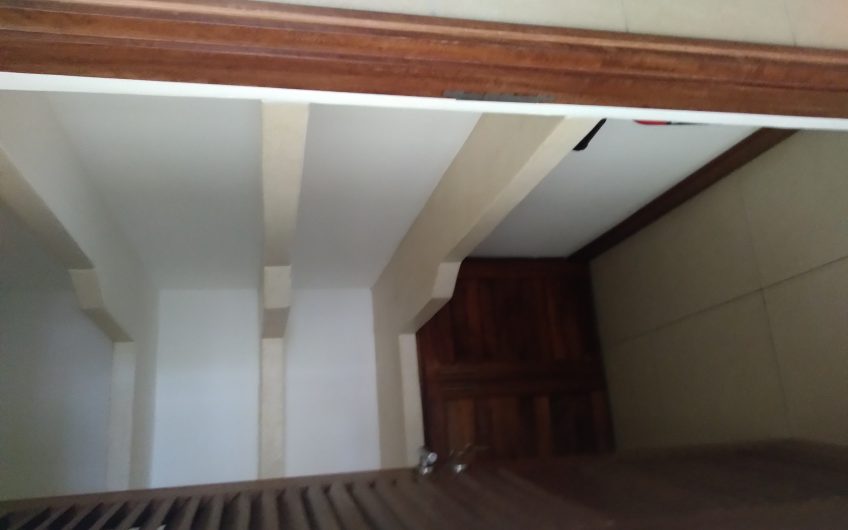 TO LET: SPECTACULAR SEAVIEW UNFURNISHED APARTMENT