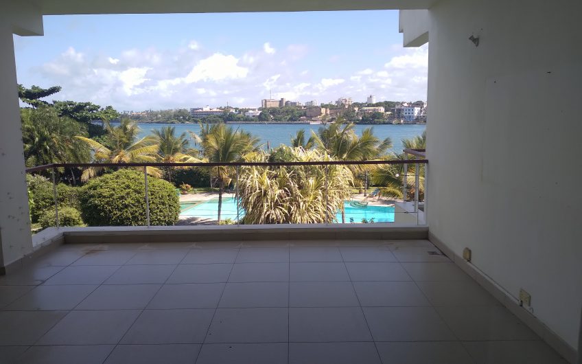 TO LET: SPECTACULAR SEAVIEW UNFURNISHED APARTMENT