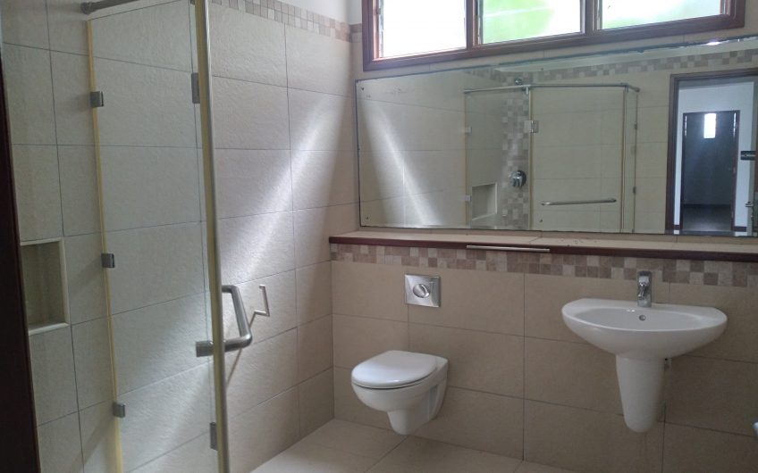 TO LET: SPECTACULAR SEAVIEW UNFURNISHED APARTMENT