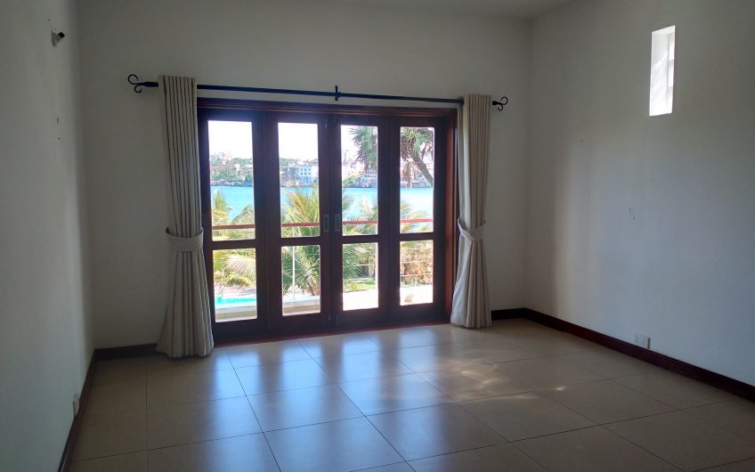 TO LET: SPECTACULAR SEAVIEW UNFURNISHED APARTMENT