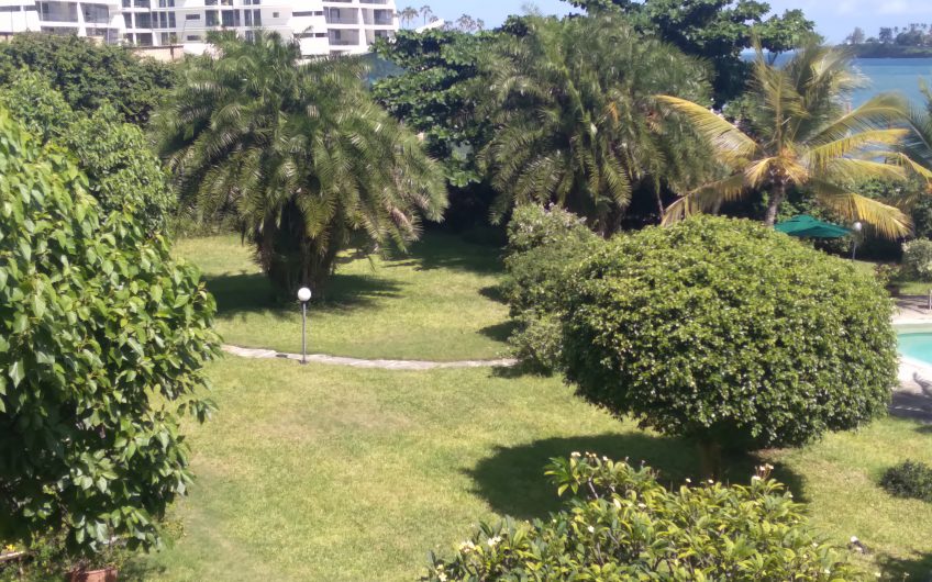 TO LET: SPECTACULAR SEAVIEW UNFURNISHED APARTMENT