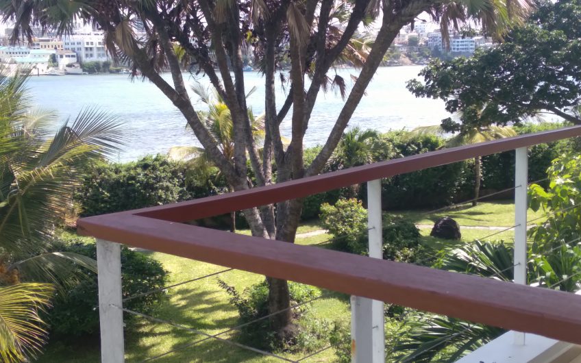 TO LET: SPECTACULAR SEAVIEW UNFURNISHED APARTMENT