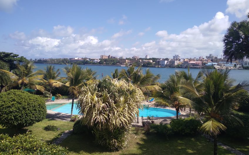 TO LET: SPECTACULAR SEAVIEW UNFURNISHED APARTMENT