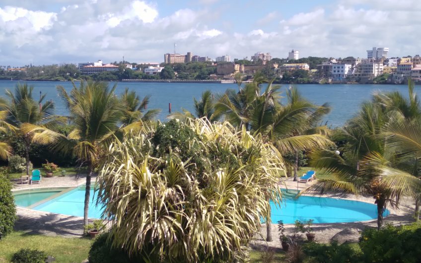TO LET: SPECTACULAR SEAVIEW UNFURNISHED APARTMENT